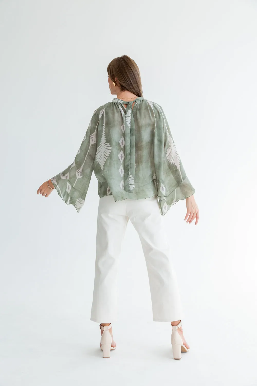 Arianna Blouse Arrow Print