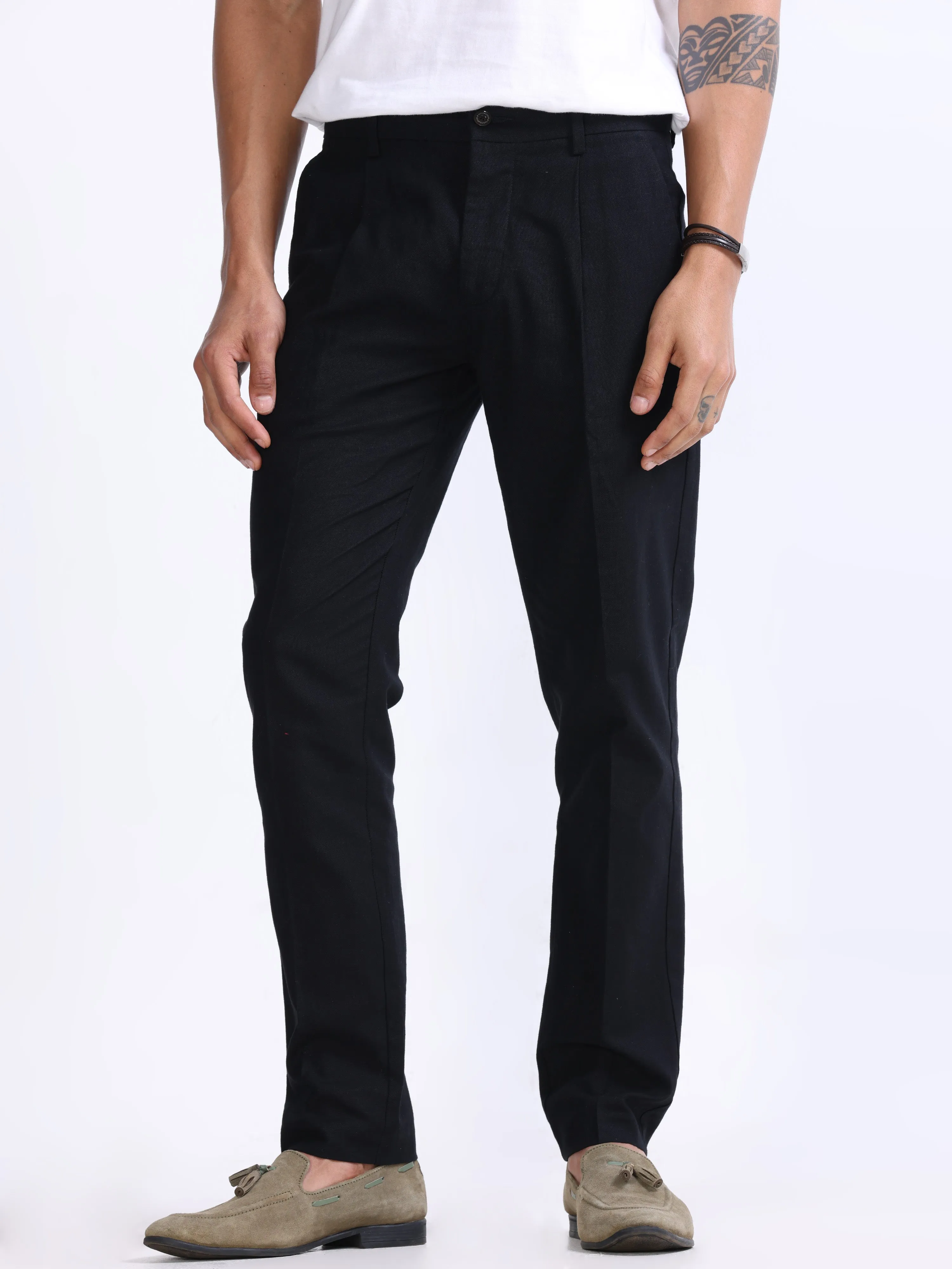 RAW SLUB PLEATED TROUSER IN BLACK