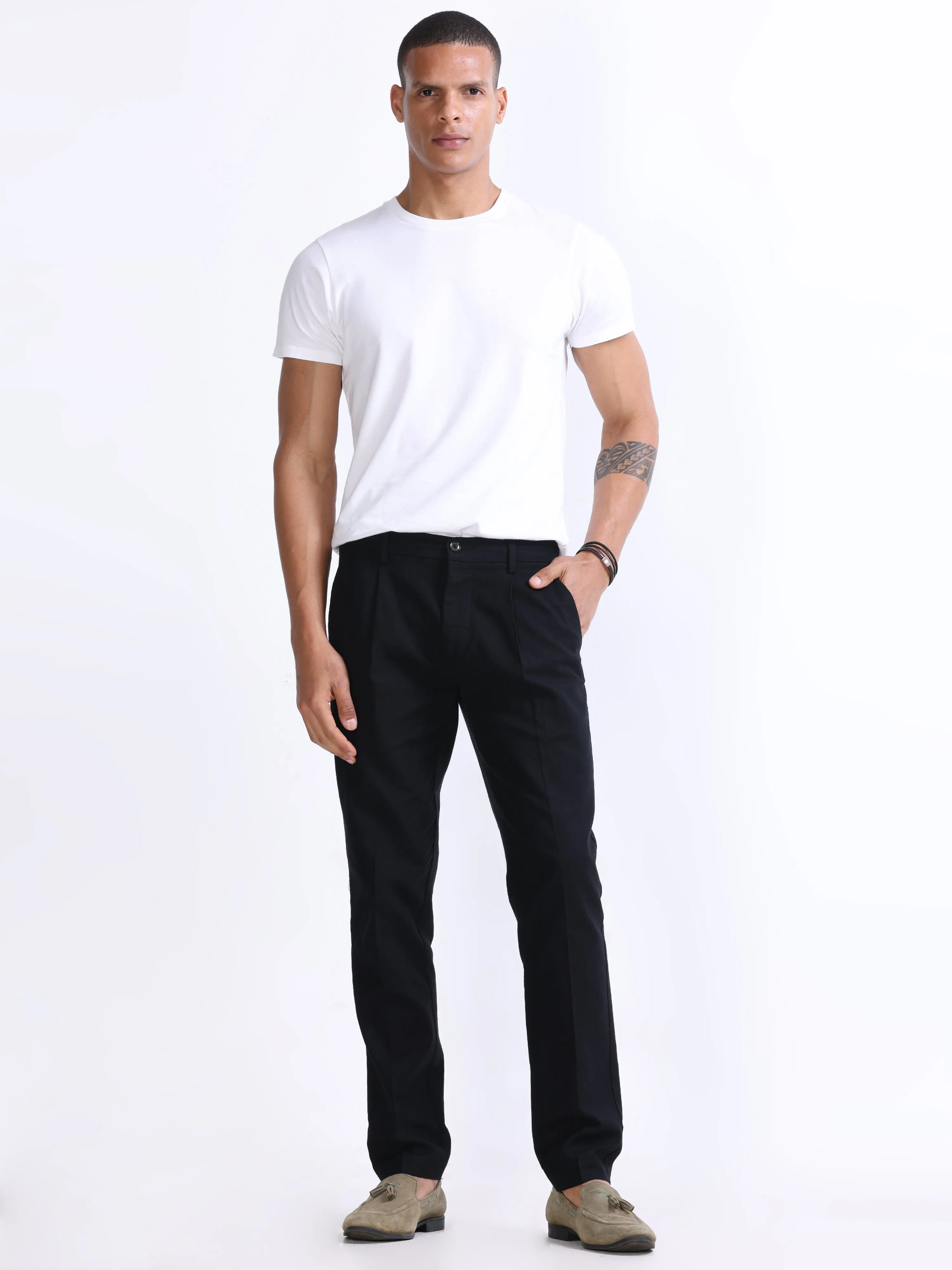 RAW SLUB PLEATED TROUSER IN BLACK