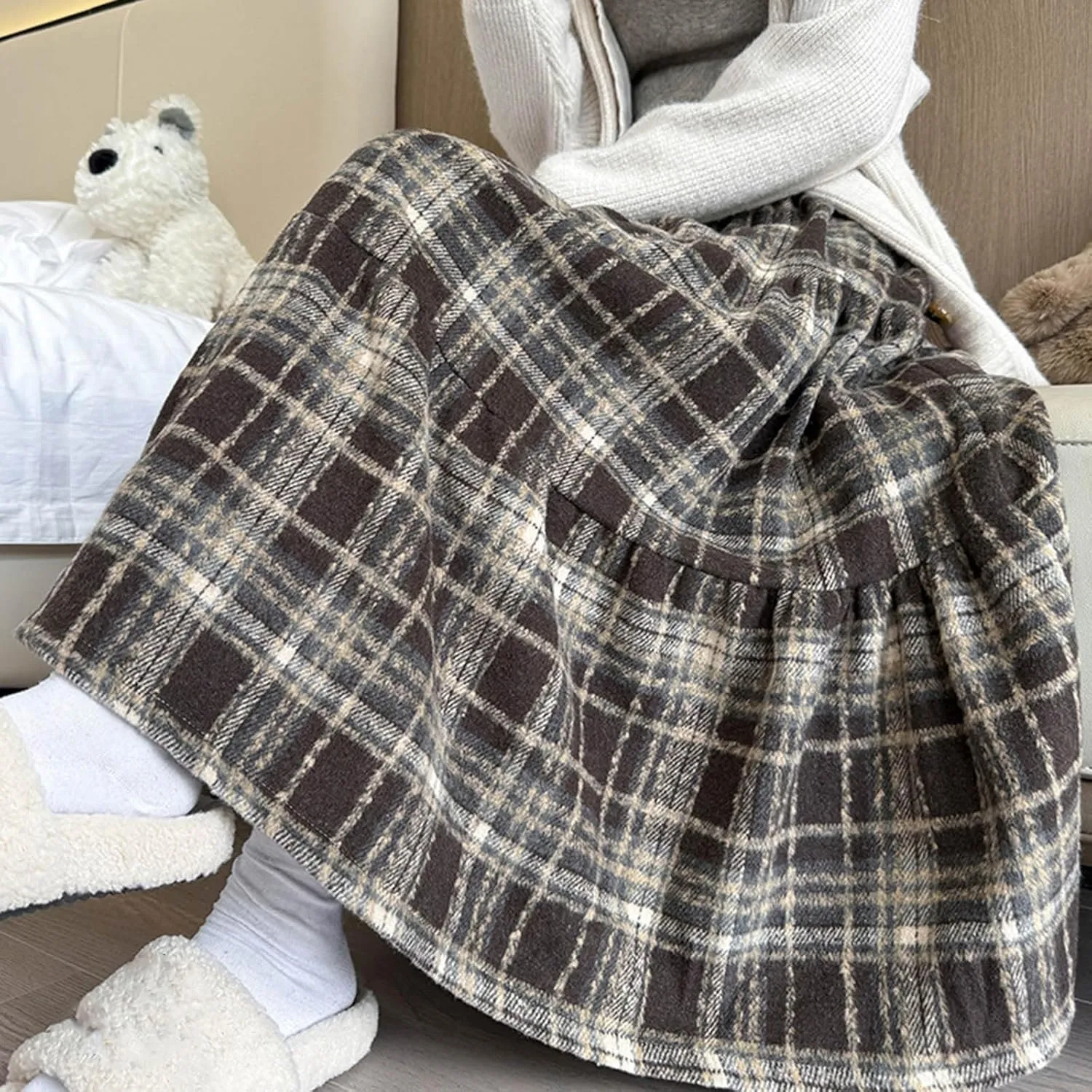 Womens Plaid Skirt Fall Winter Fashion Retro Elastic High Waisted Pleated Skirts Casual Fashion A Line Swing Skirts